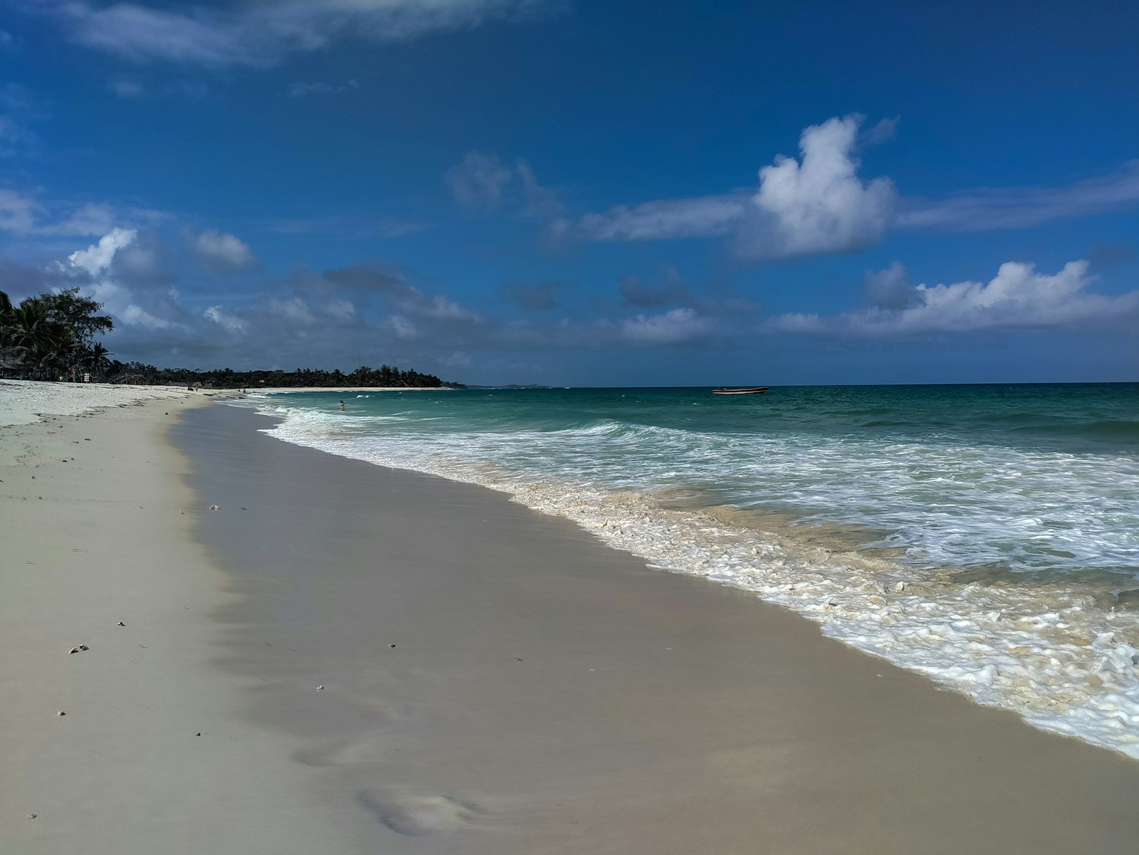 Diani Beach (South Coast) — Kenya safari destination